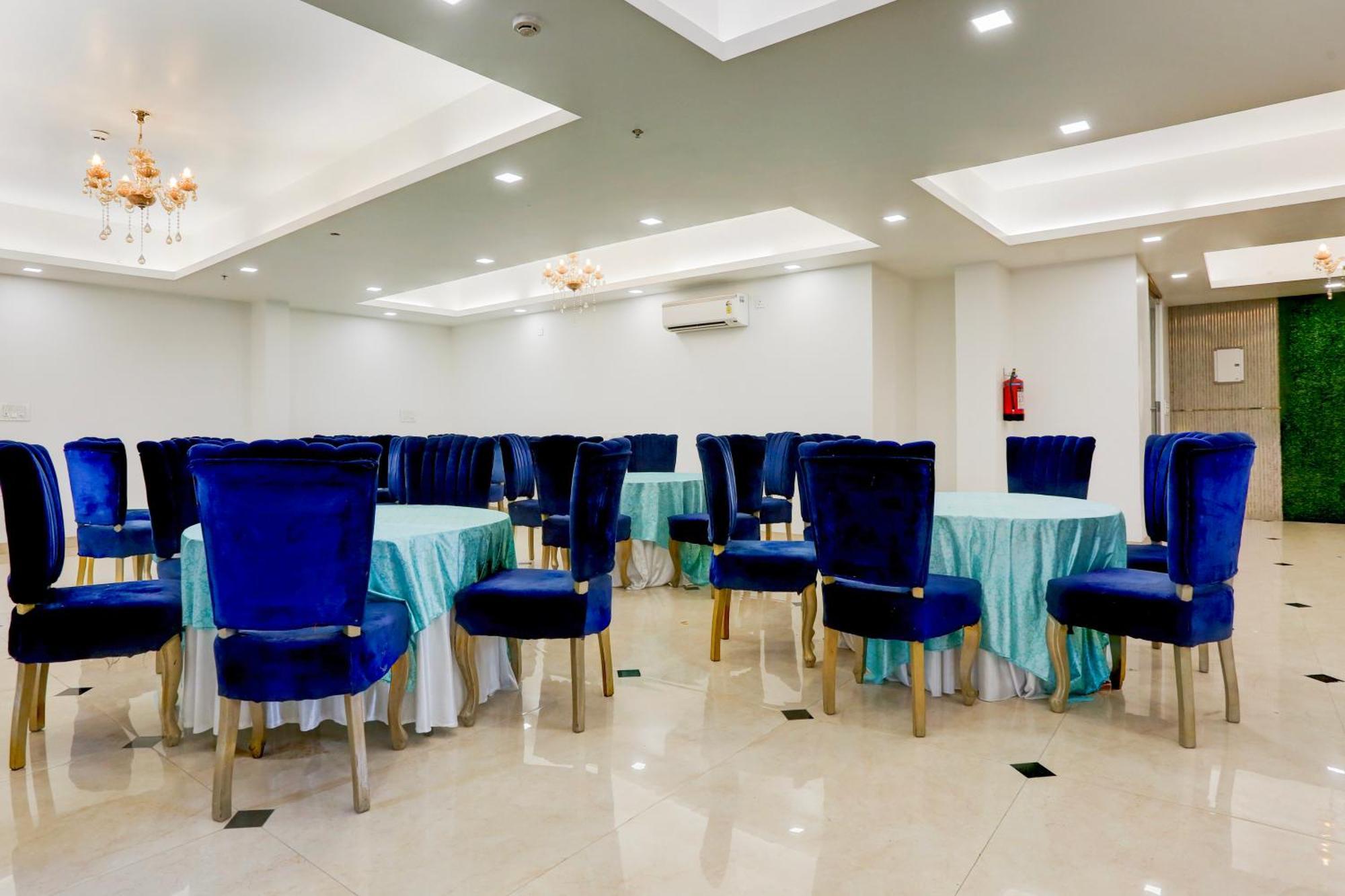 Palette Calista Premium Resort Samalkha Exterior foto