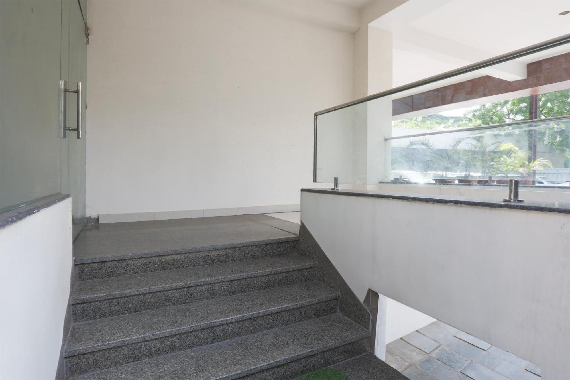 Palette Calista Premium Resort Samalkha Exterior foto